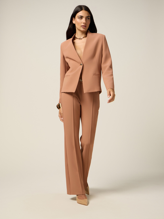 Pantalon flare avec cha&icirc;ne d&eacute;corative