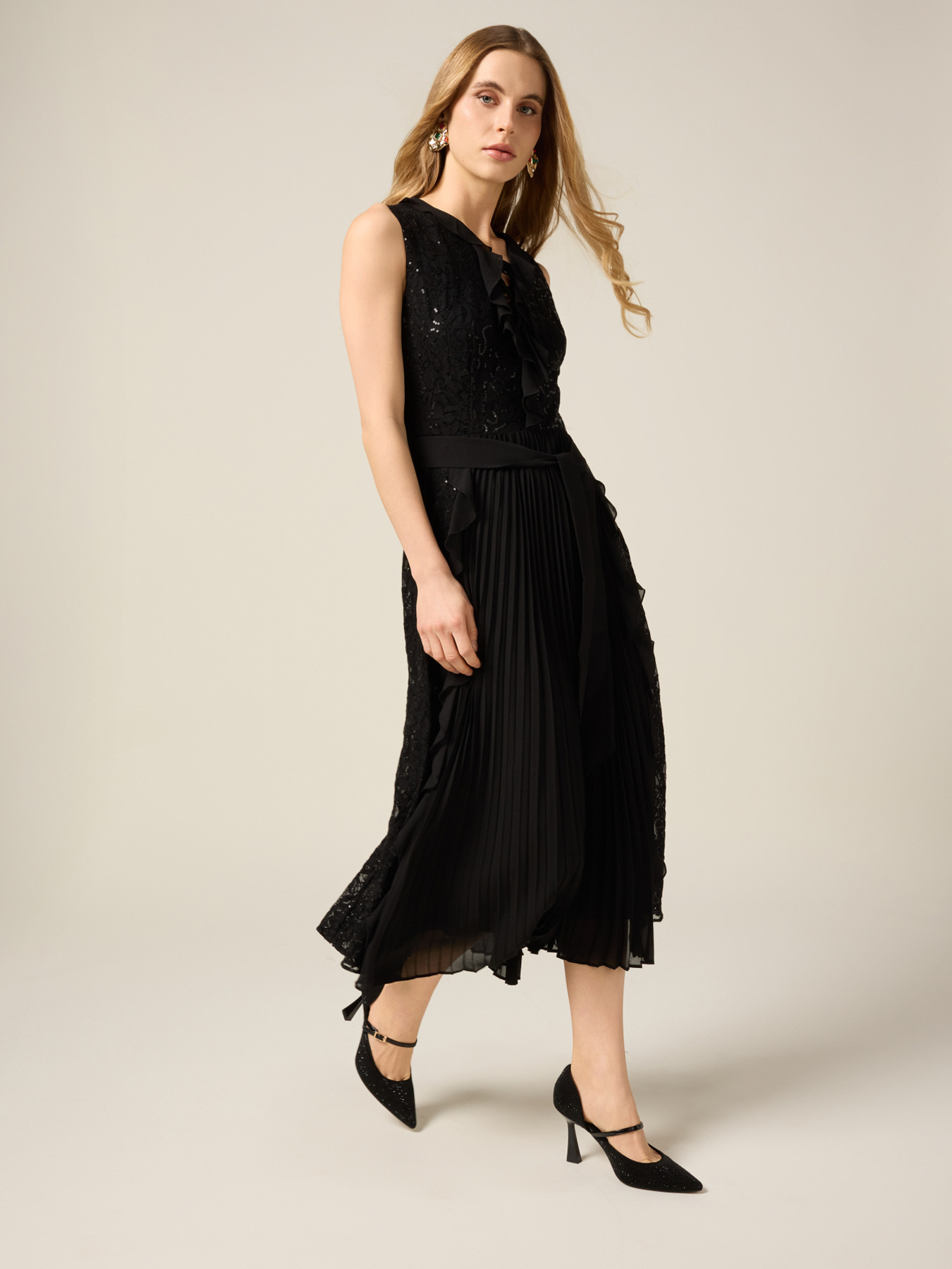 Vestido midi con volantes y lentejuelas image number 3