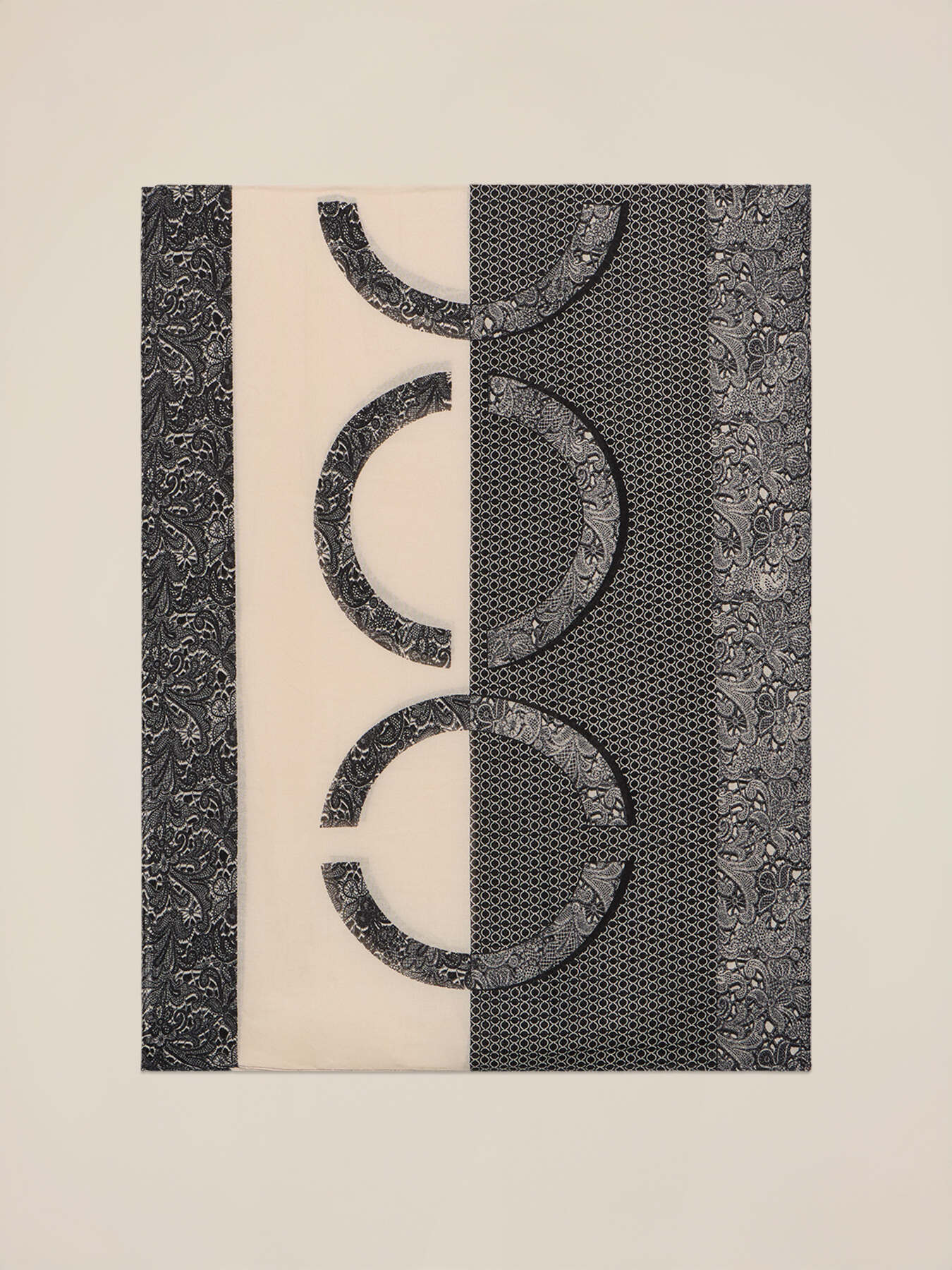 Foulard fantasia effetto pizzo image number 1