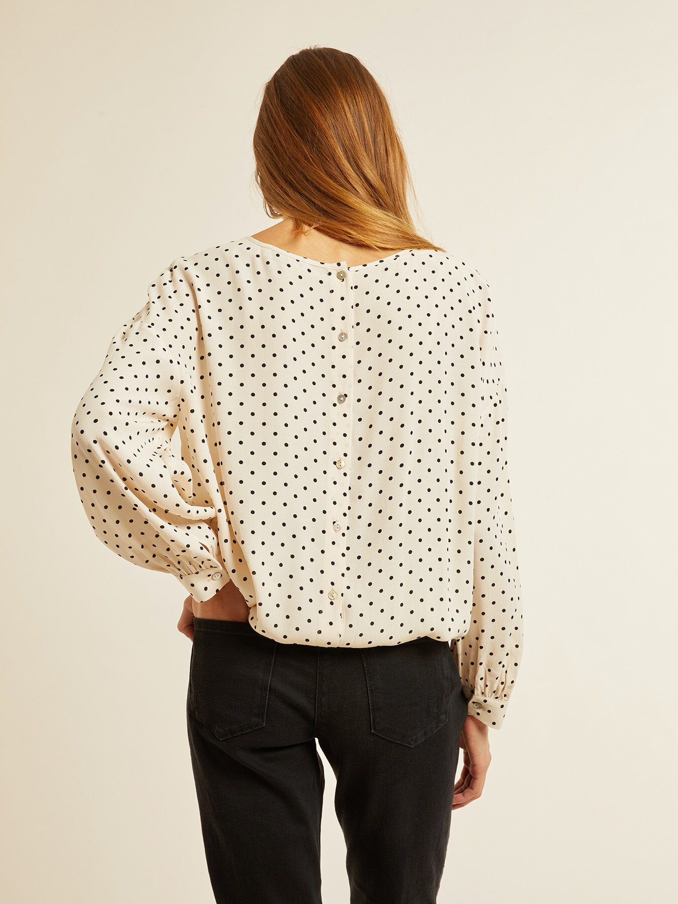 Gepunktete Bluse aus Bio-Viskose image number 1