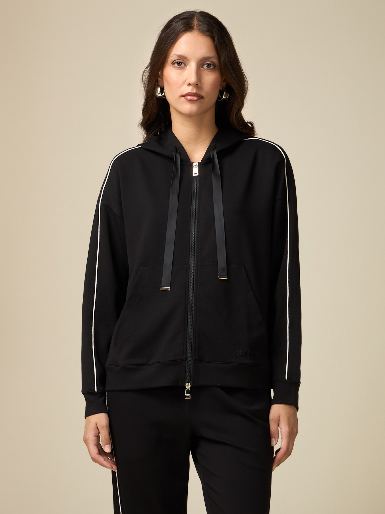 Soft-Touch-Sweatshirt mit Kapuze image number 0