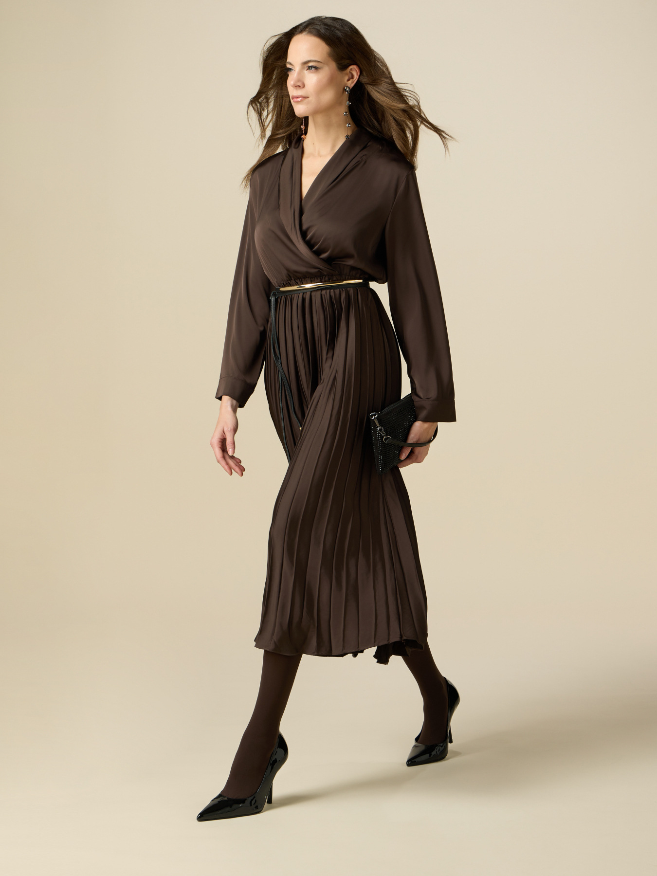 Midi-Kleid aus Satin mit Plisseerock image number 3