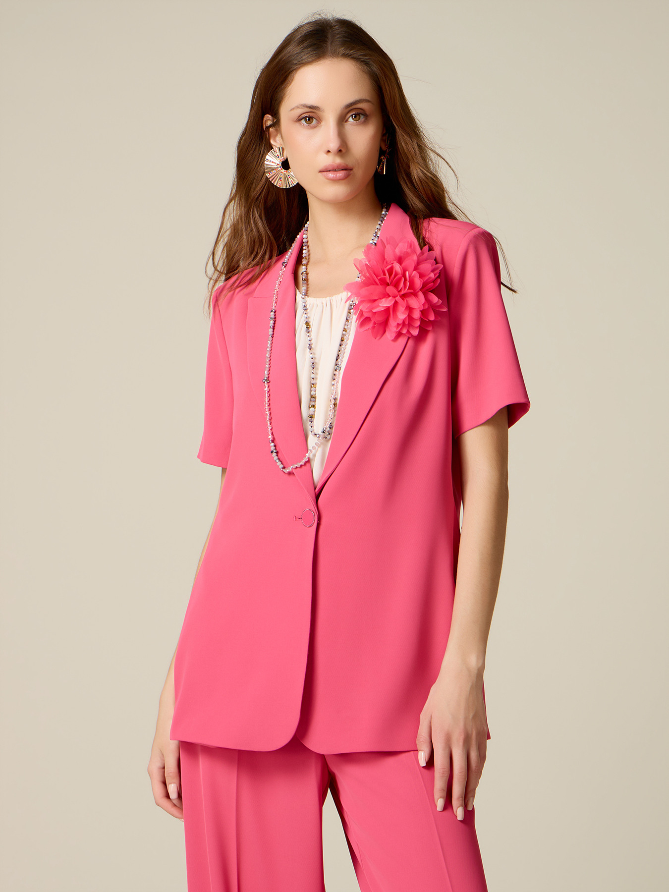 Short sleeve blazer with floral appliqu&eacute; image number 0