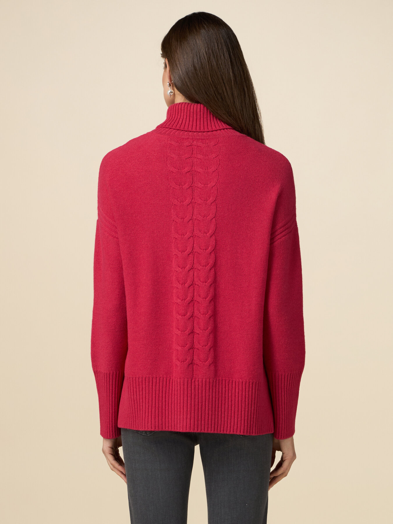 Pull col roul&eacute; avec torsades image number 1