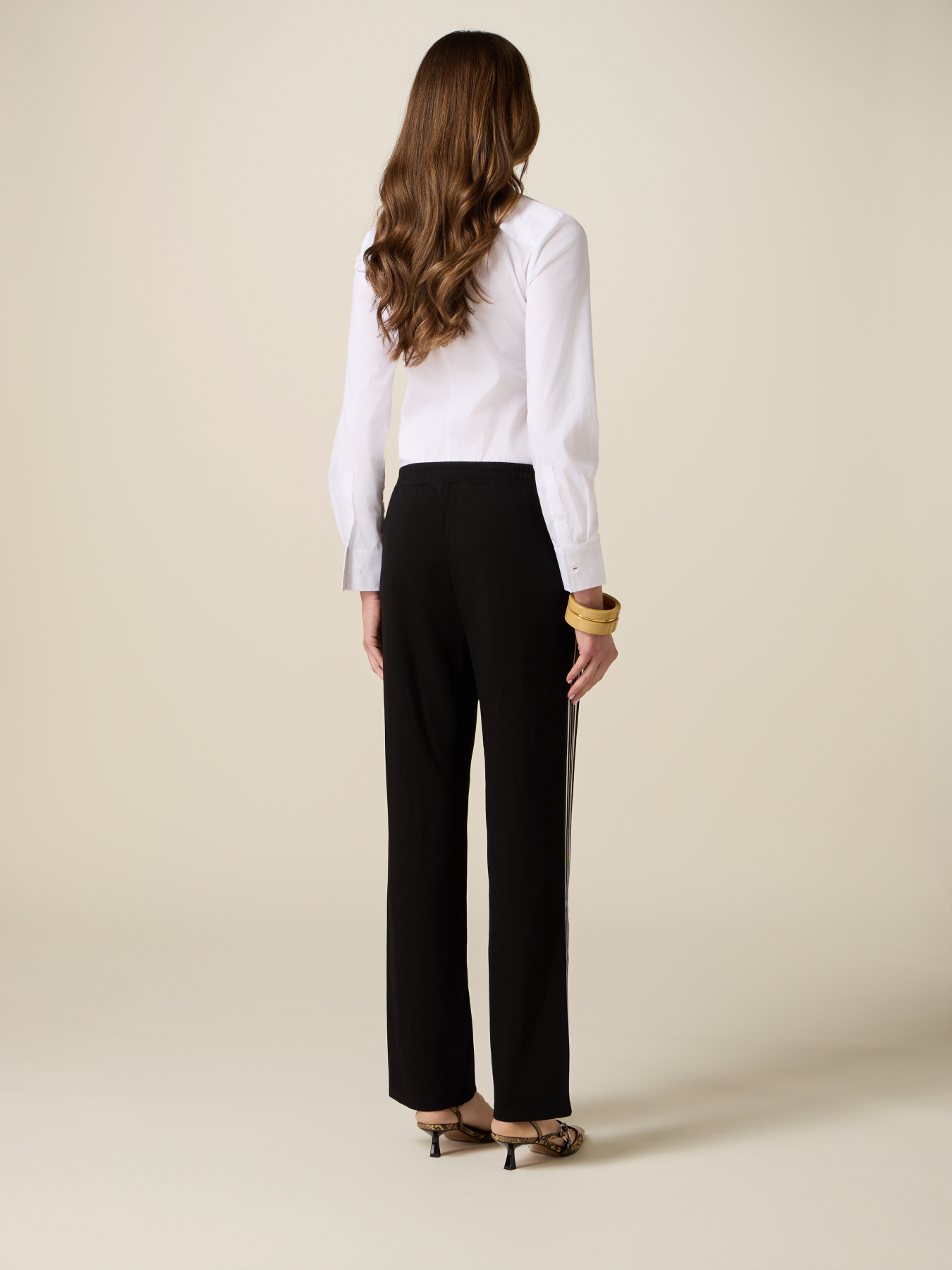 Joggers con cinta bicolor image number 1