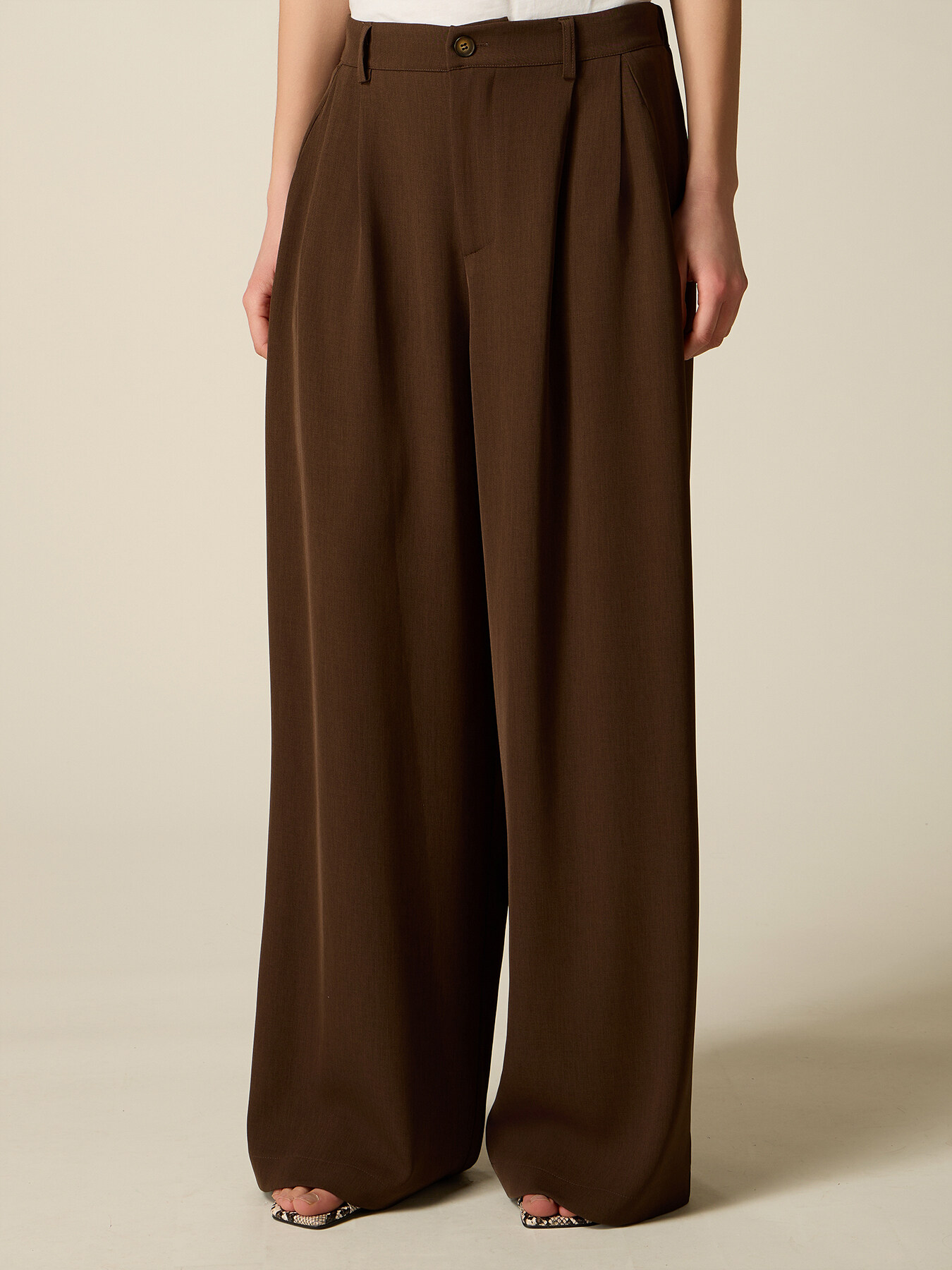 Pantalones palazzo con pinzas image number 3