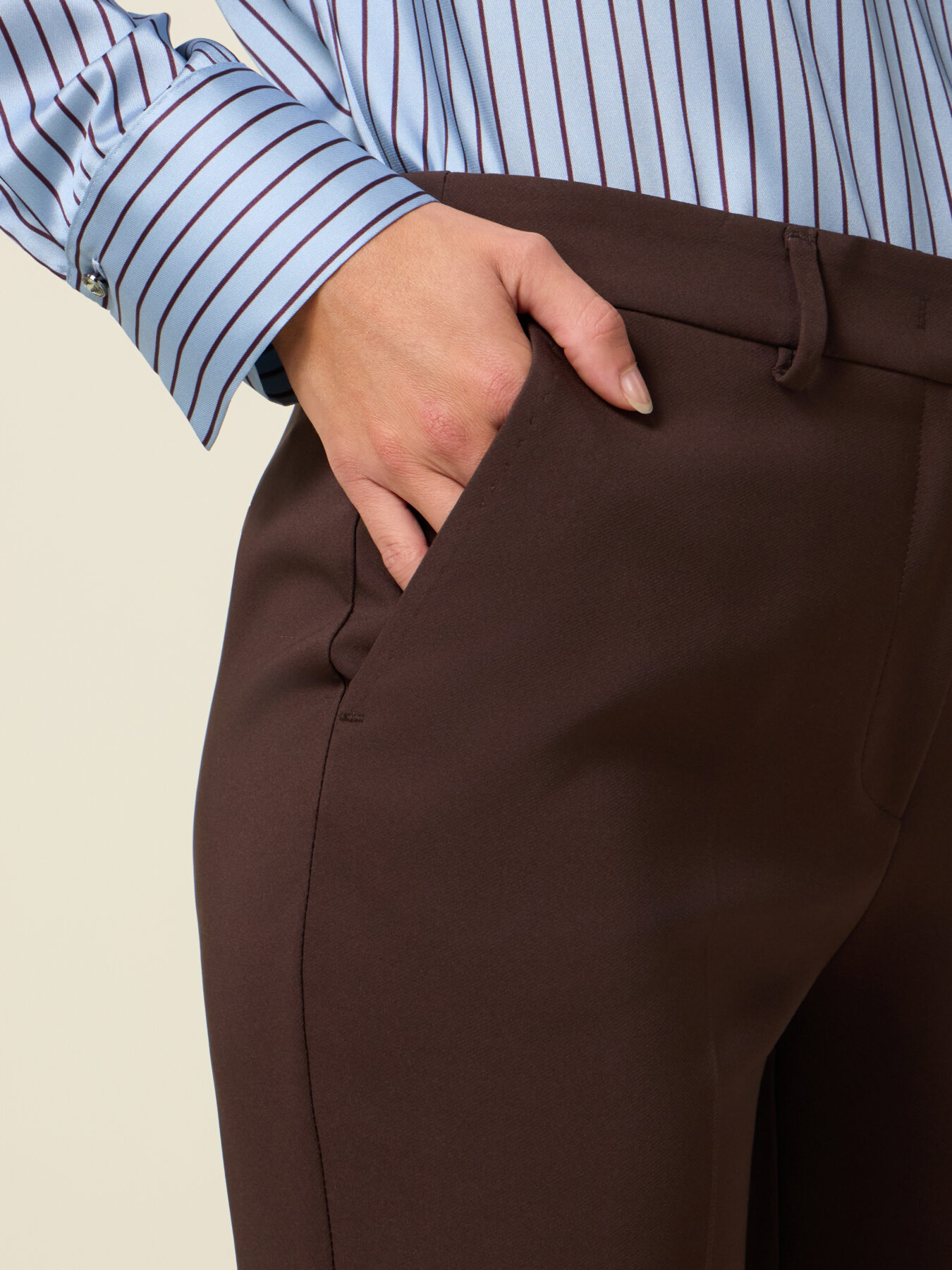 Pantalon en tissu technique image number 2