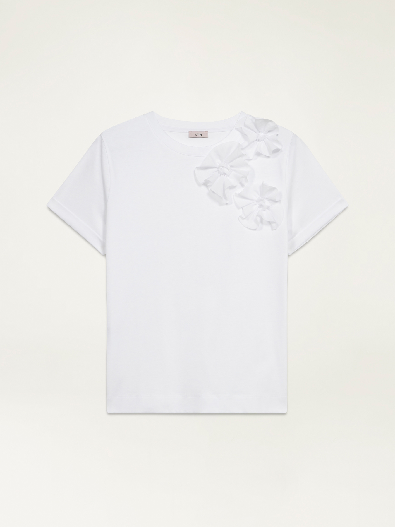 T-shirt con fiori applicati image number 3