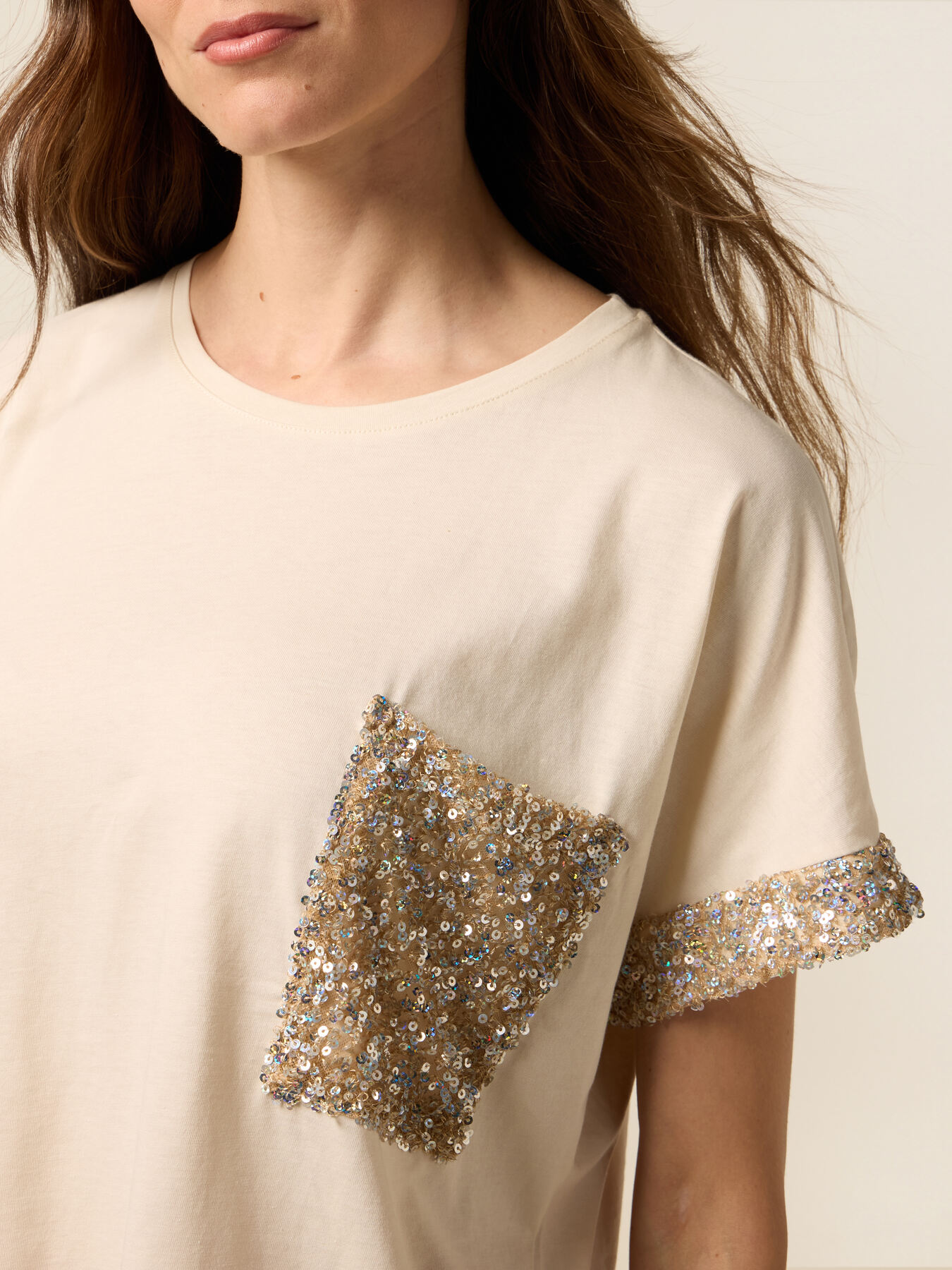 Camiseta con lentejuelas image number 2