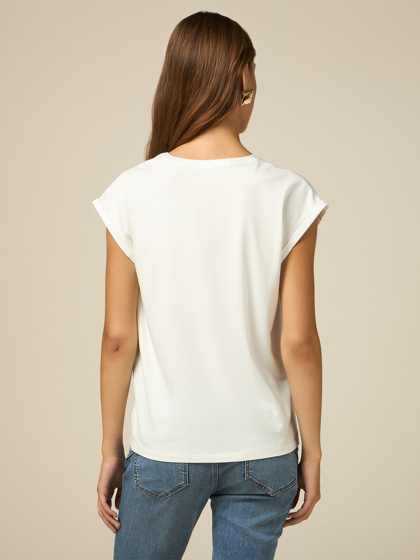 Camiseta bimateria con escote de pico image number 1