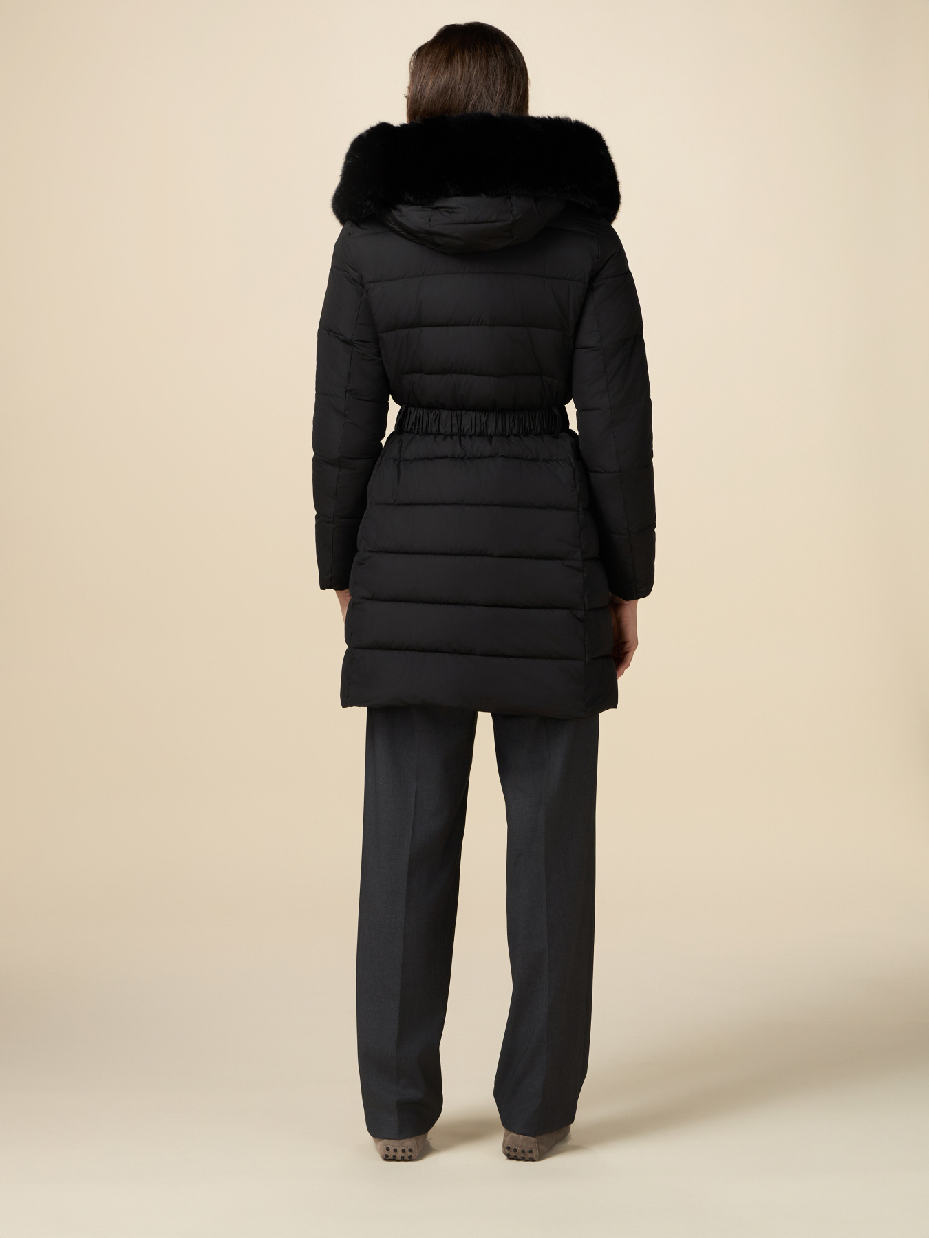 Doudoune mi-longue avec ceinture et bordure en fourrure image number 1