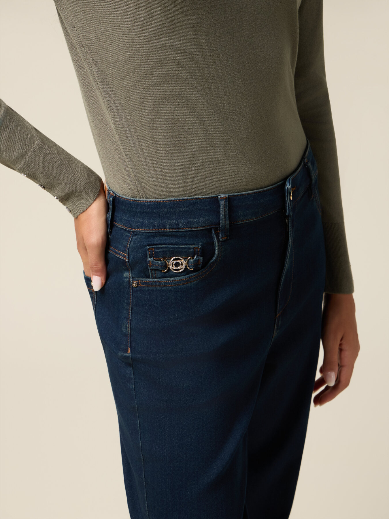 Jeans boyslim de lavado azul oscuro image number 2