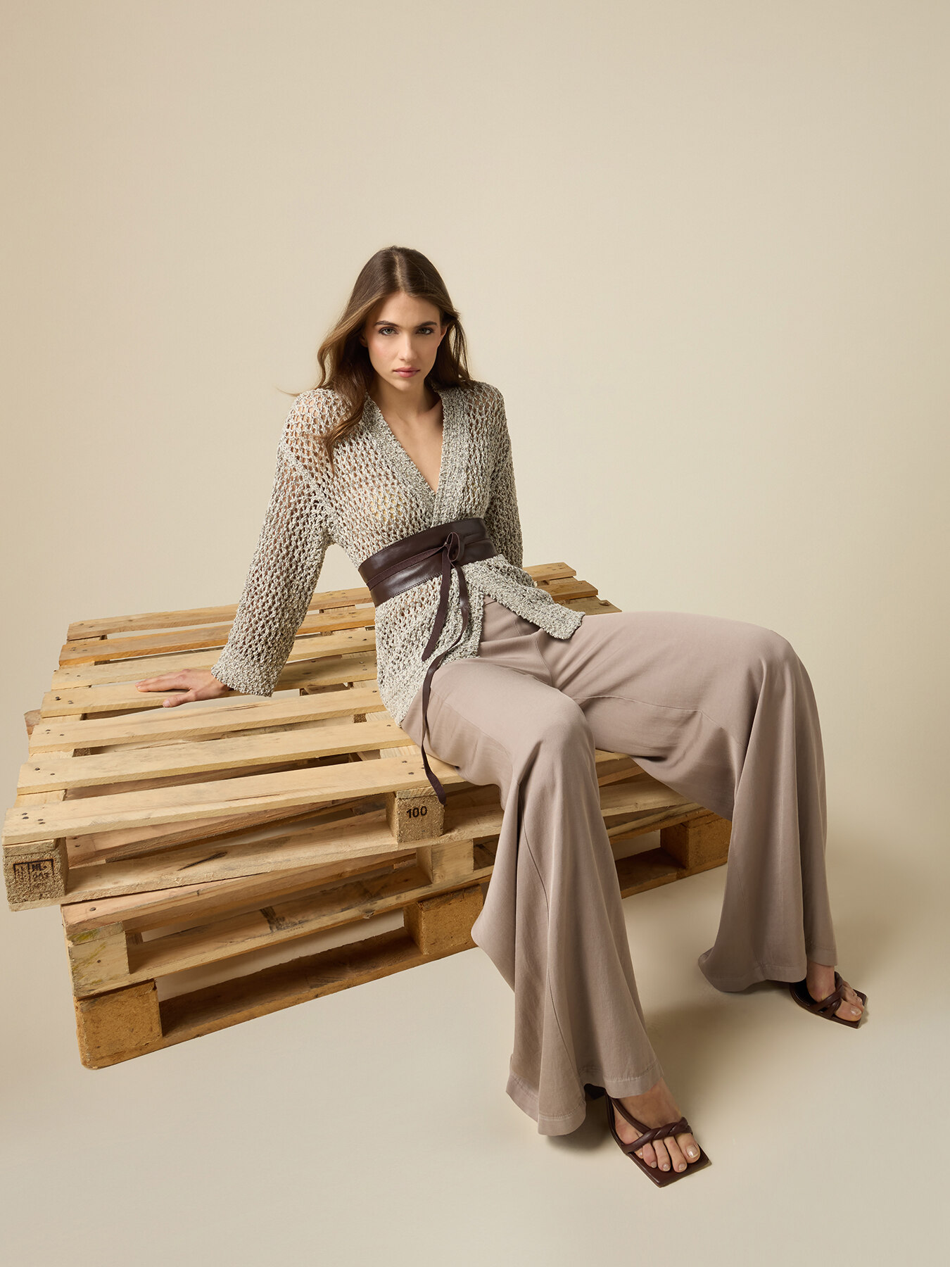 Wide leg trousers in flowing fabric image number 0