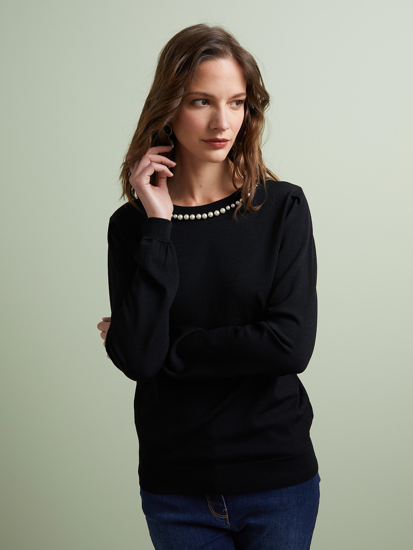 Pullover mit Perlenstickerei image number 2