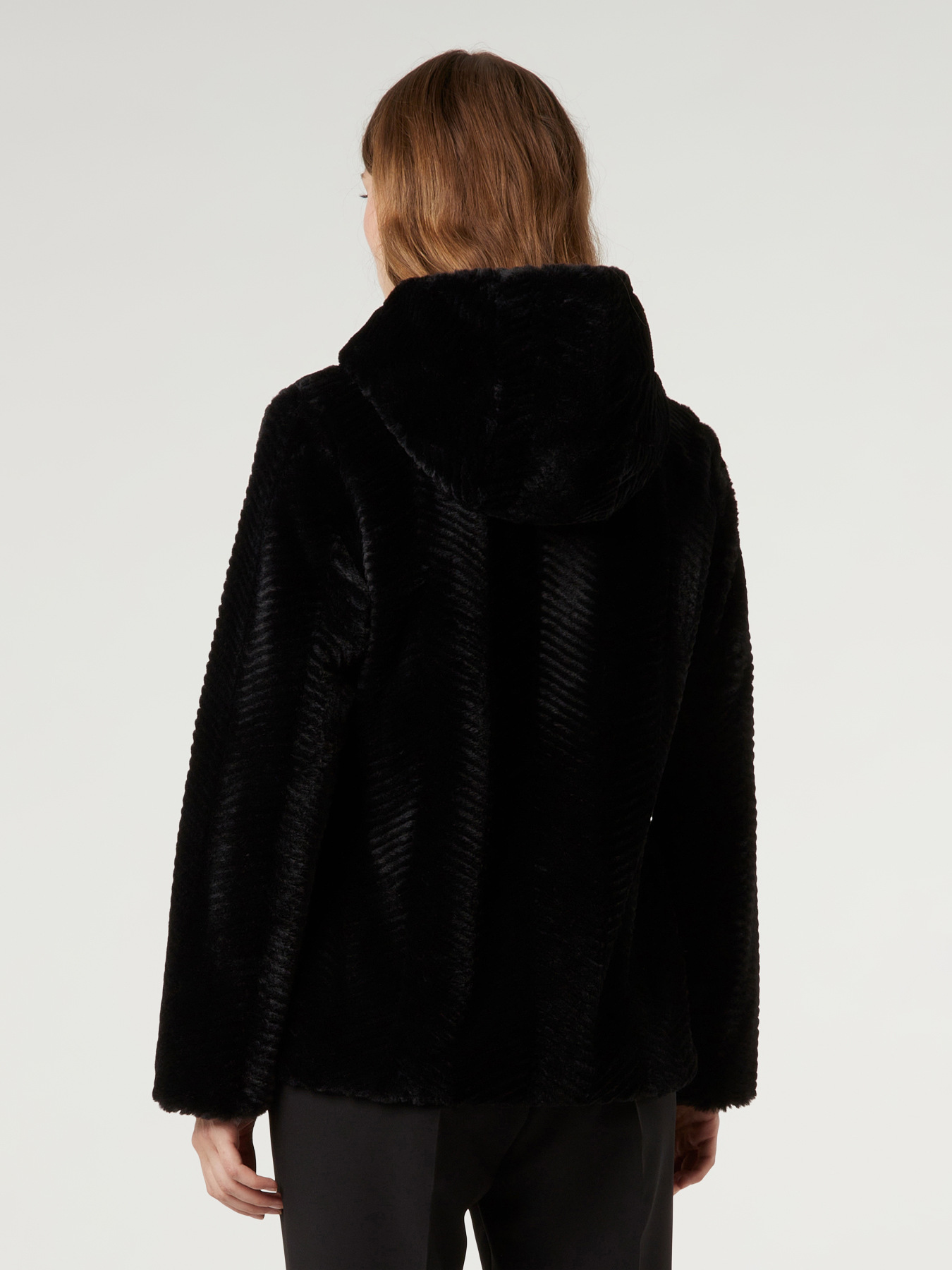 Mantel aus Pelzimitat mit Kapuze image number 1