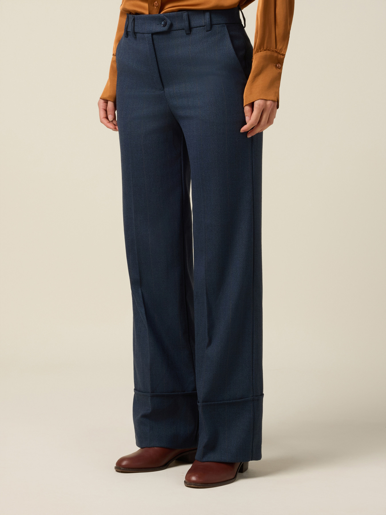 Wide leg flare pants with cuff image number 3