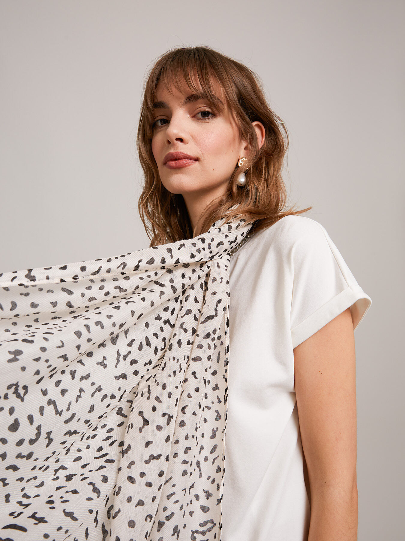 Schal mit Leopardenmuster image number 0