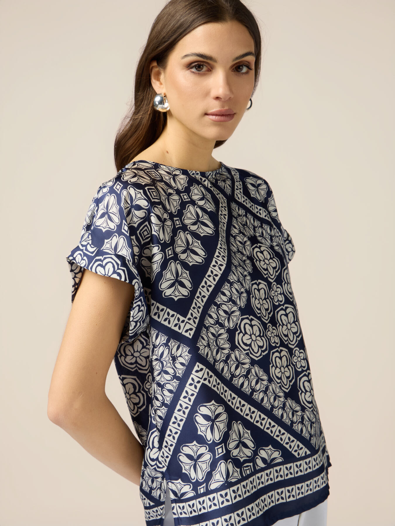 Patterned satin blouse image number 2