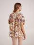 Blusa floreale con maniche corte image number 2