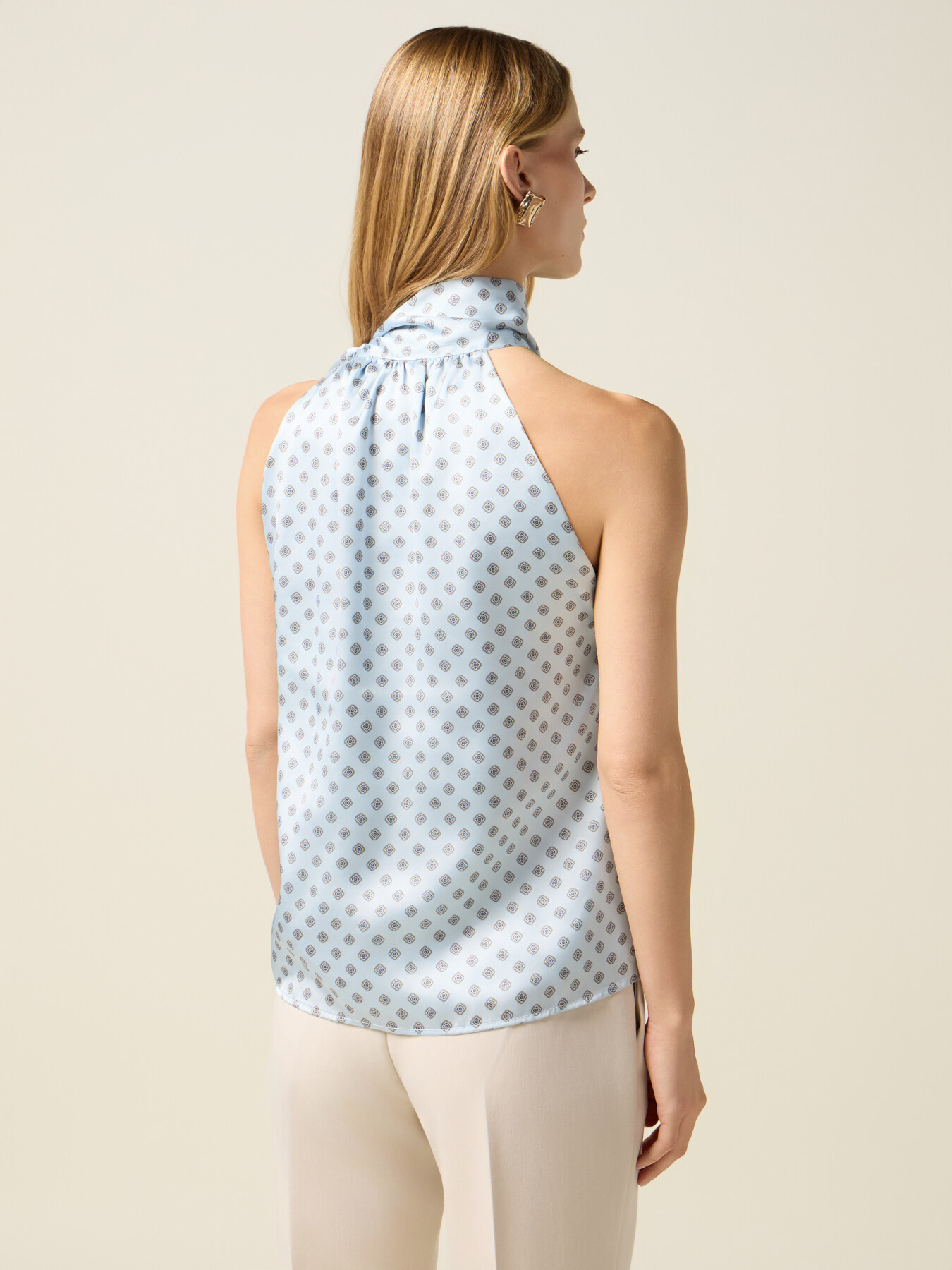 Satin-Top mit Schleife image number 1