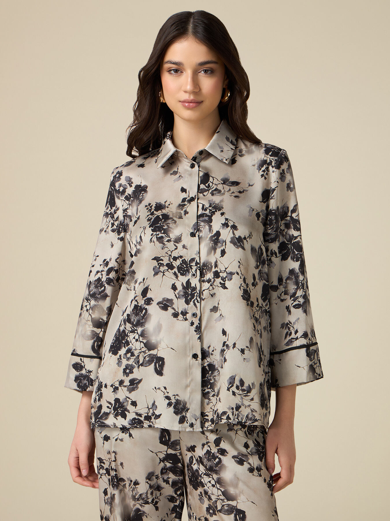 Camicia in raso fantasia image number 1