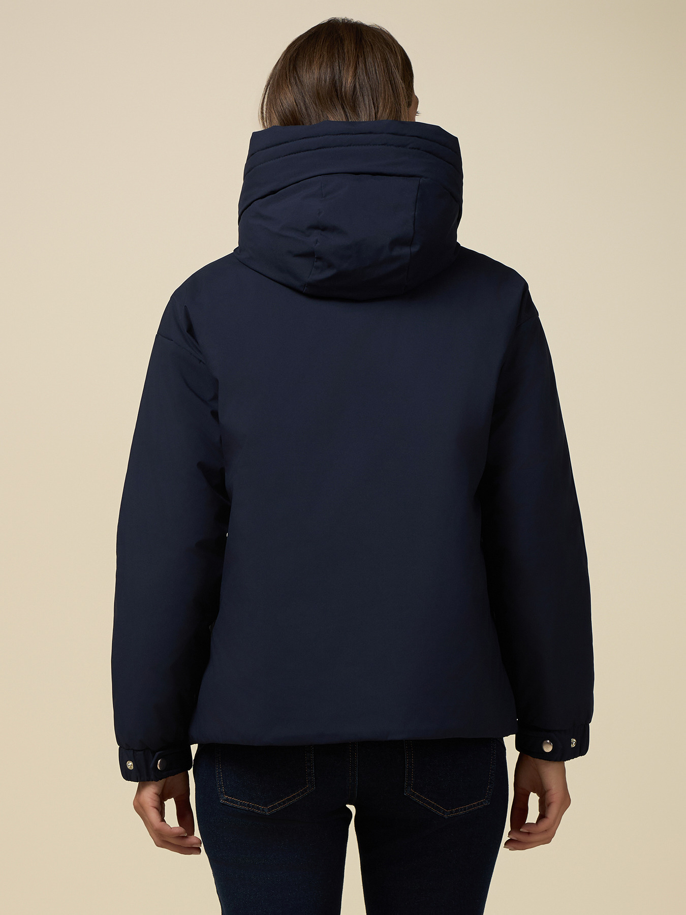 Glatte Daunenjacke mit Kapuze image number 1