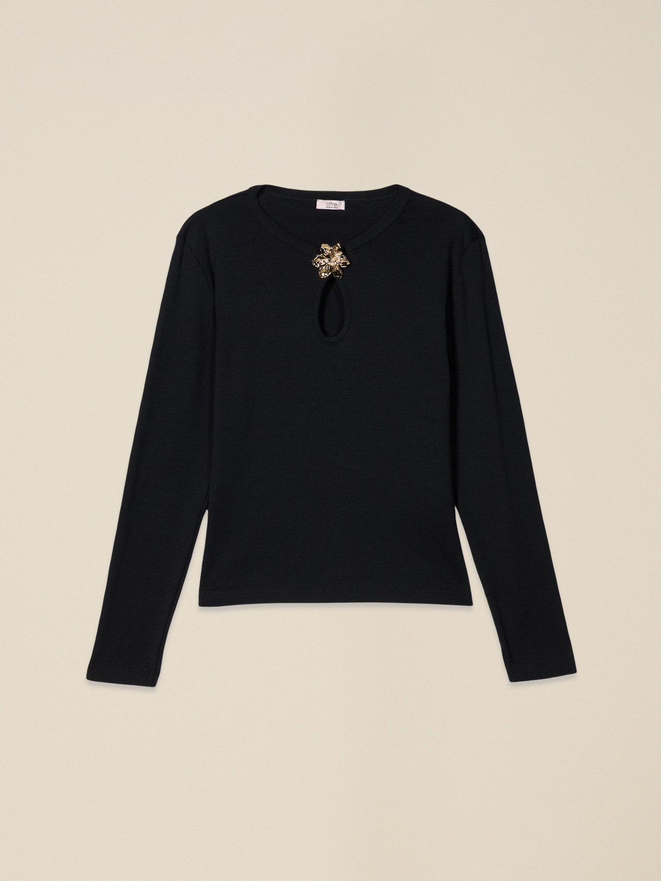 T-shirt with decorative appliqu&eacute;s image number 3