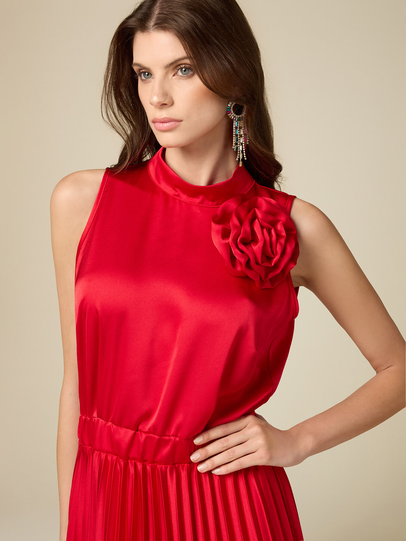 Langes Kleid mit Blumenanstecker image number 3