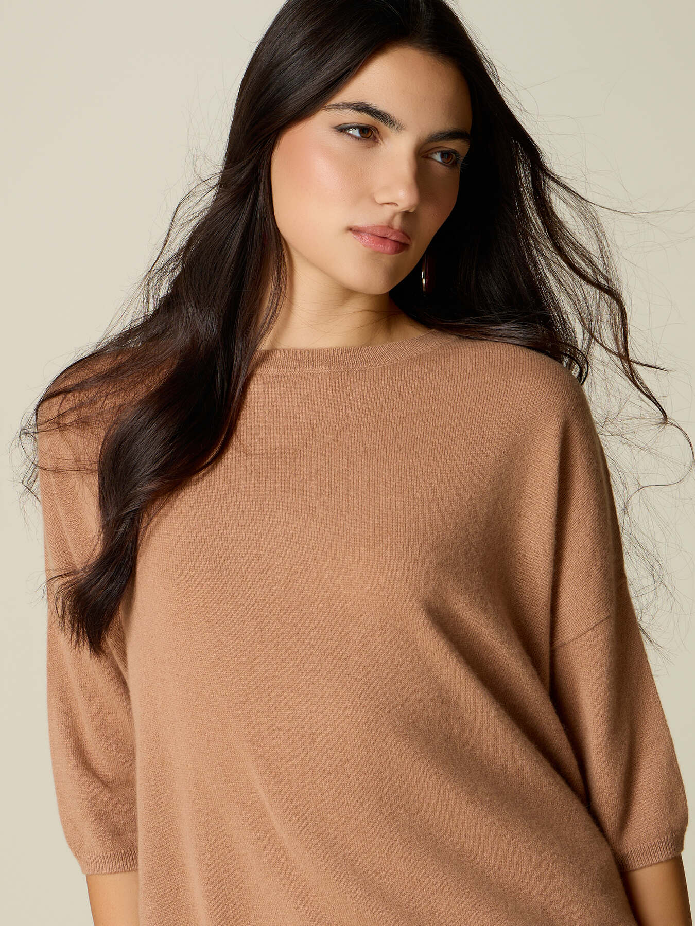 Maglia in puro cashmere con scollo a barchetta image number 2