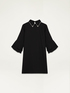 Vestido con cuello joya image number 4