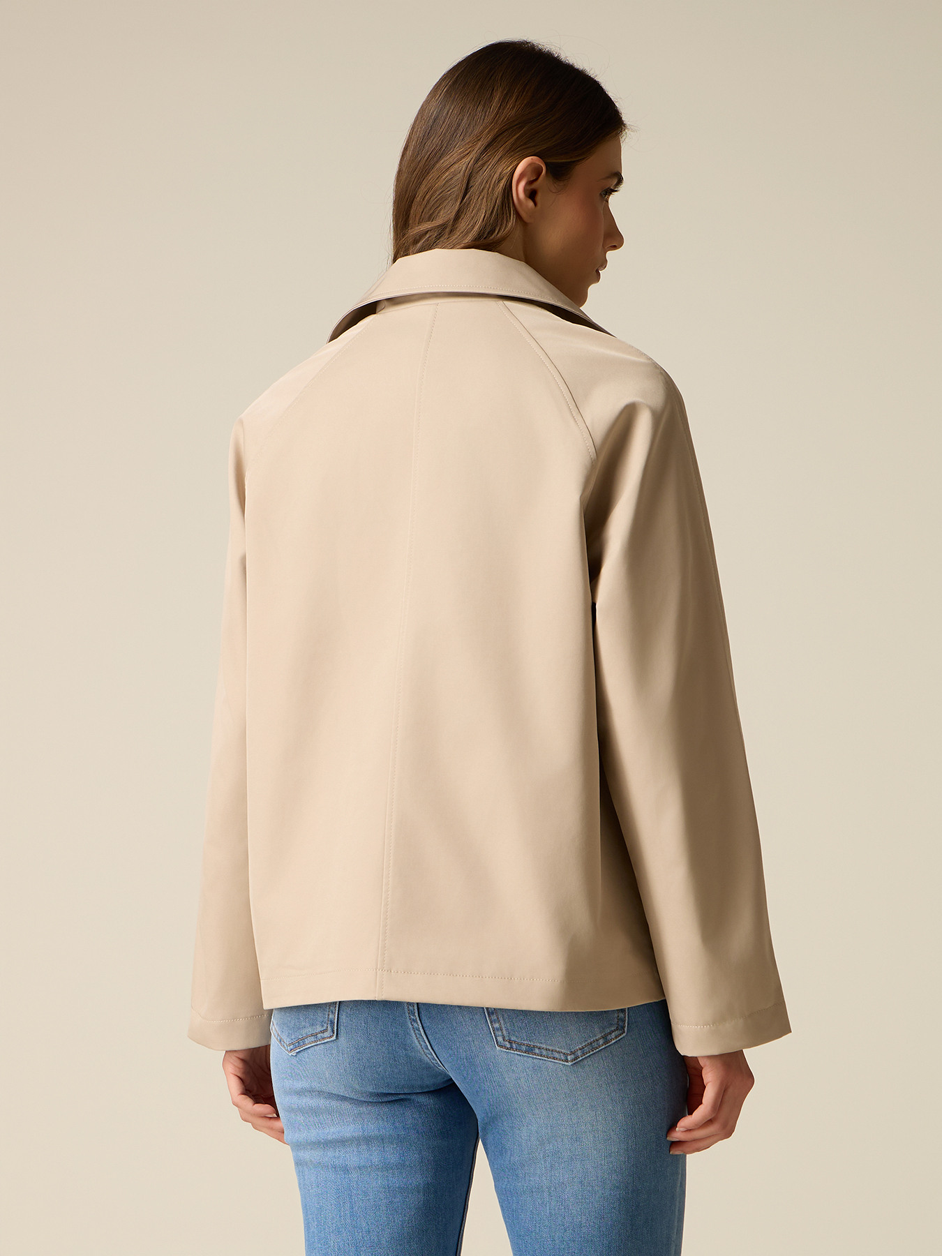 Short double-breasted trench coat image number 1