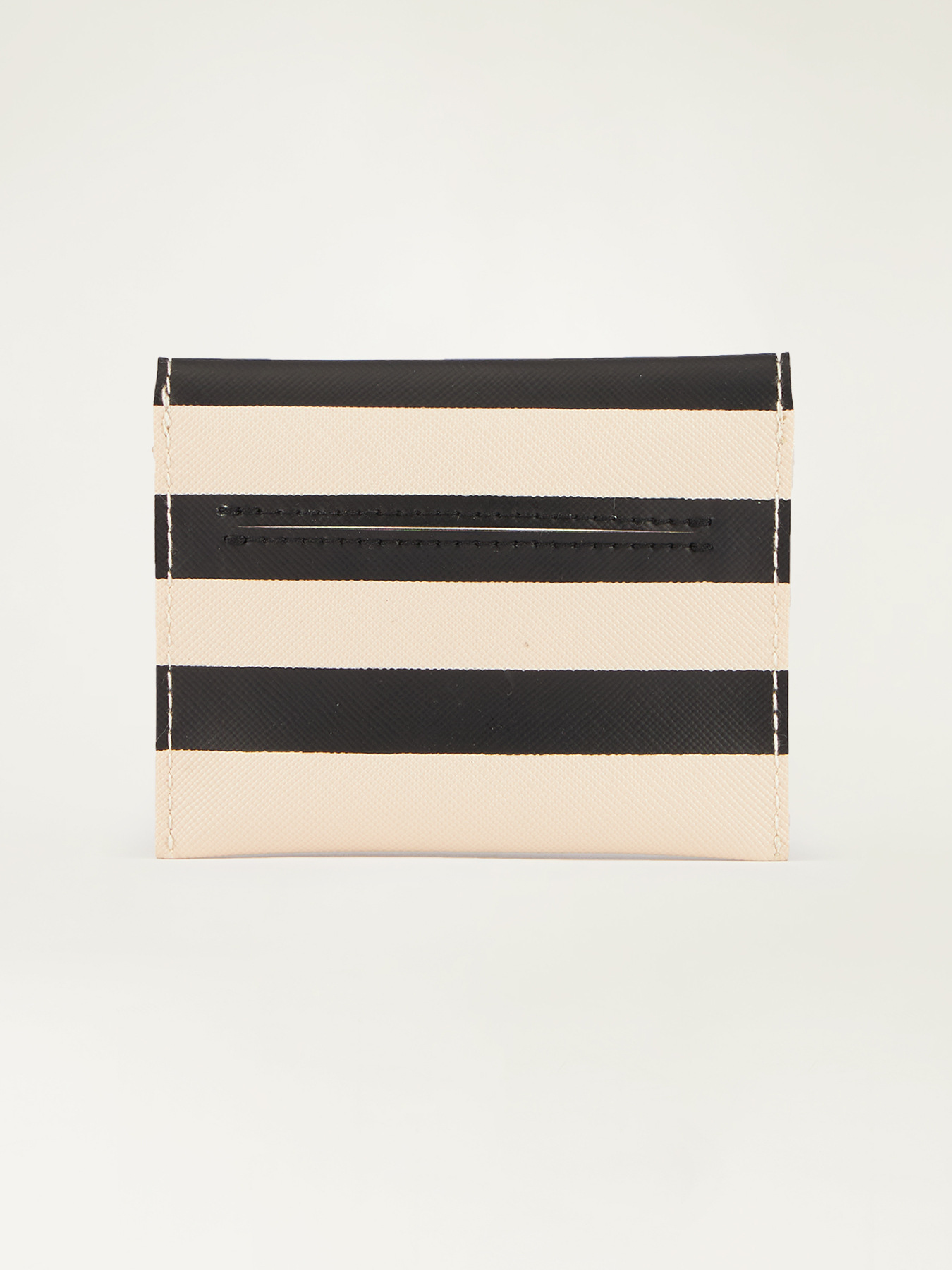 Portacarte effetto pelle image number 1