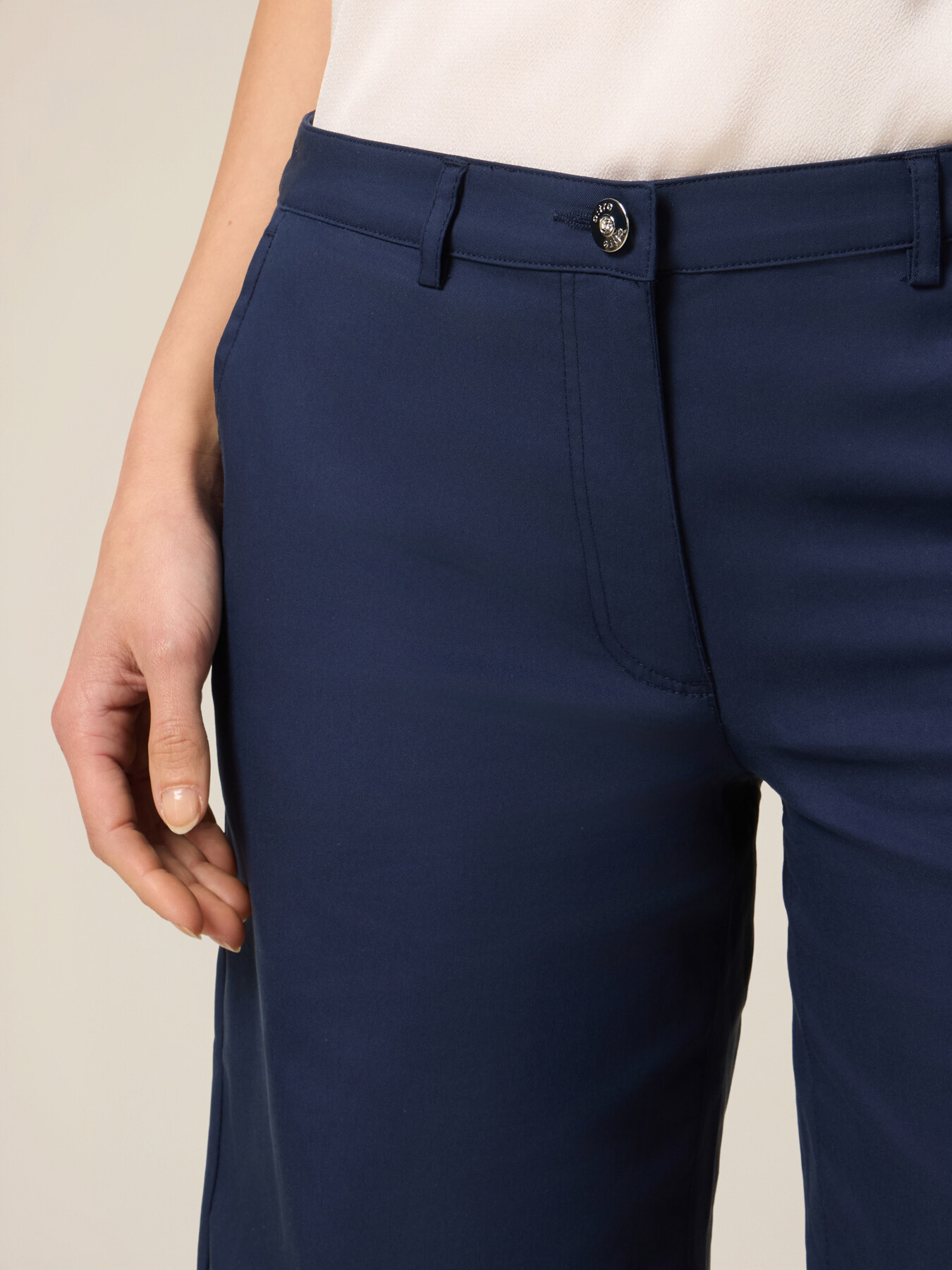 Cotton blend Bermuda shorts image number 2