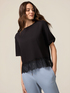T-shirt con pizzo e applicazione lettering image number 0
