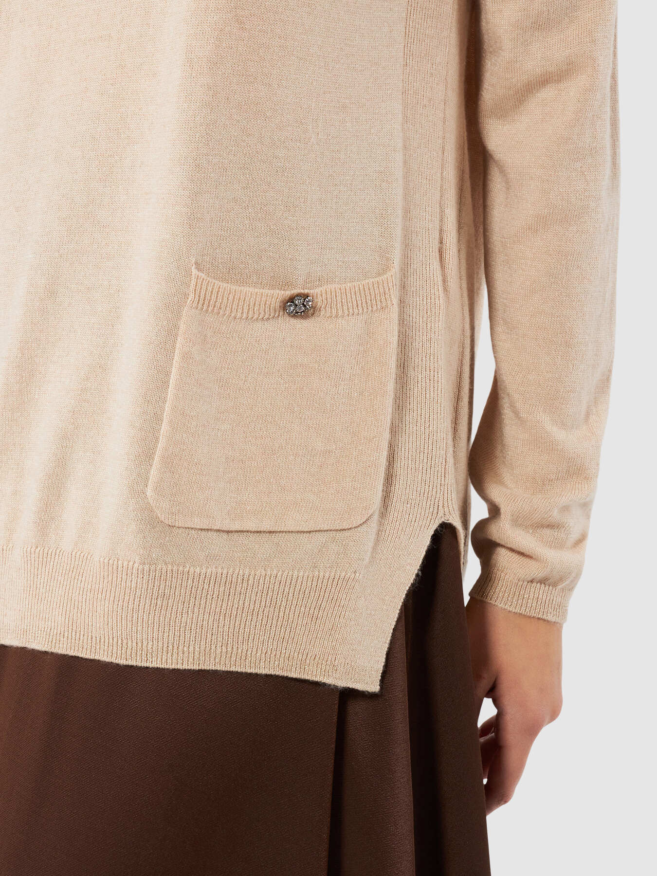 Cashmere blend sweater with breast pockets image number 2