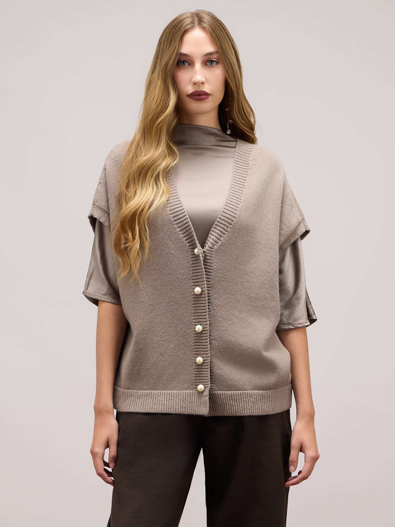Oversized sleeveless cardigan image number 0