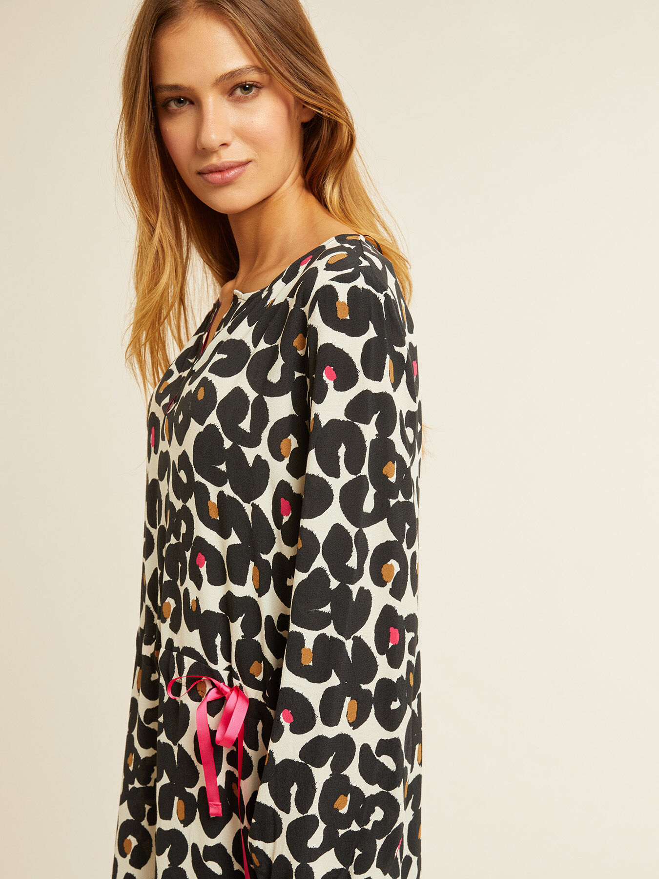 Maxi-Bluse mit Animalier-Design image number 3