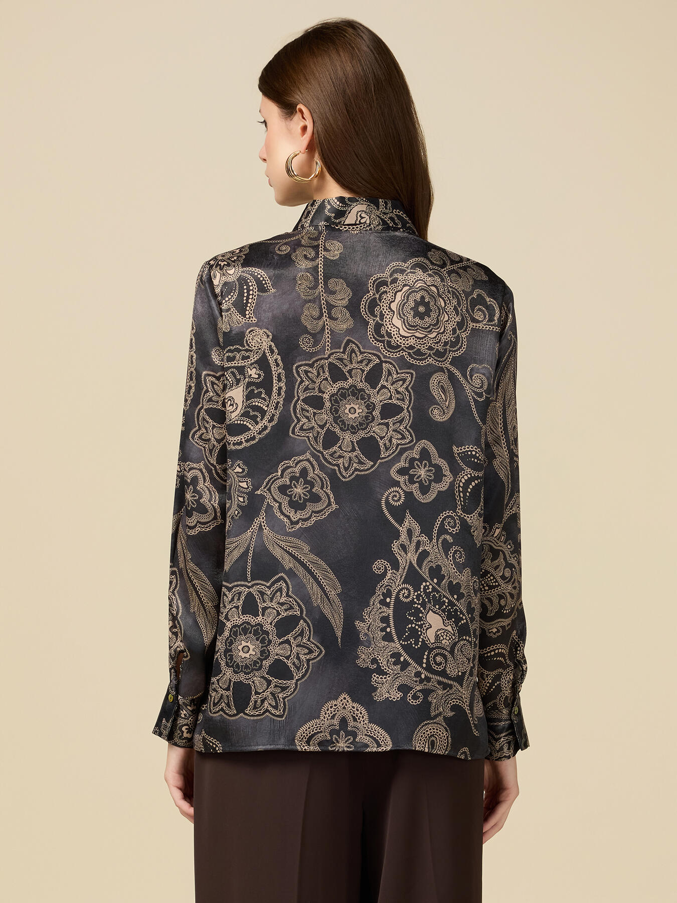 Patterned satin shirt image number 1