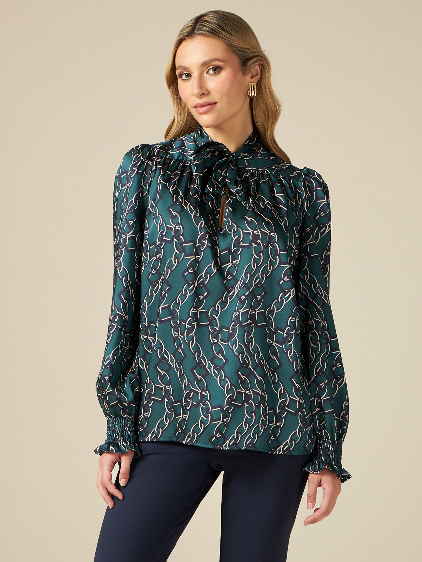 Blusa in raso fantasia image number 0