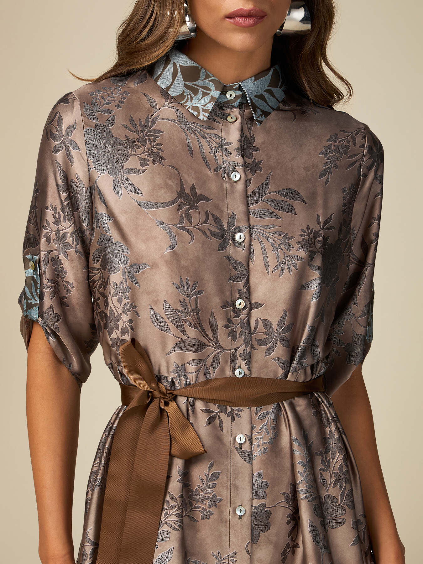 Patterned satin chemisier dress image number 2