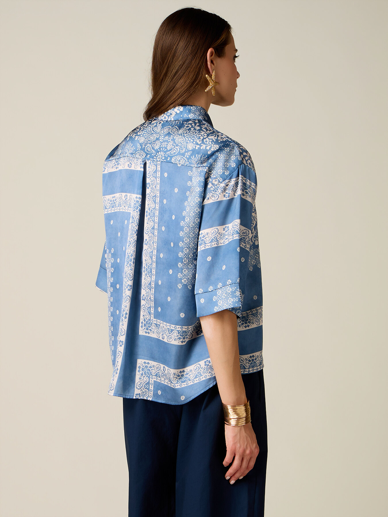 Patterned satin shirt image number 1