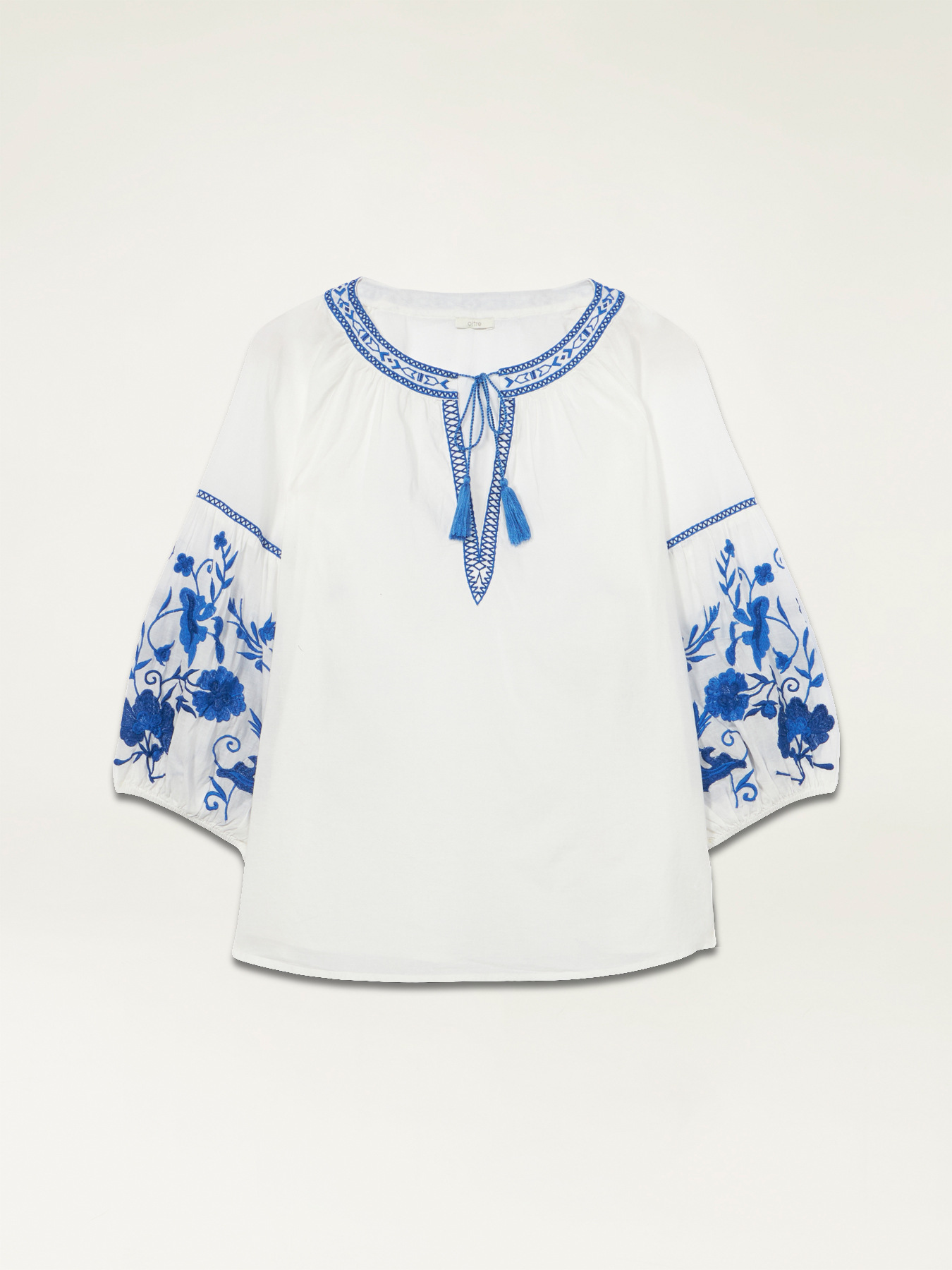 Bluse mit Stickerei image number 4