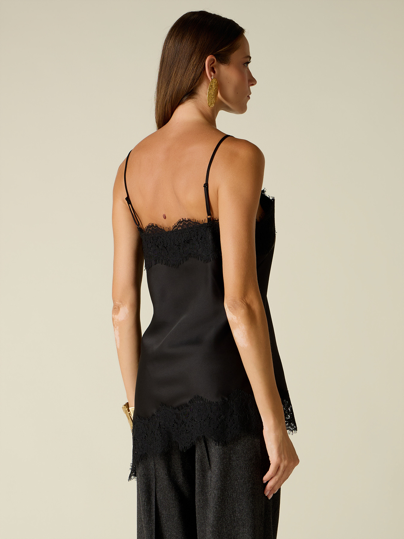Asymmetrisches Lingerie-Top image number 1