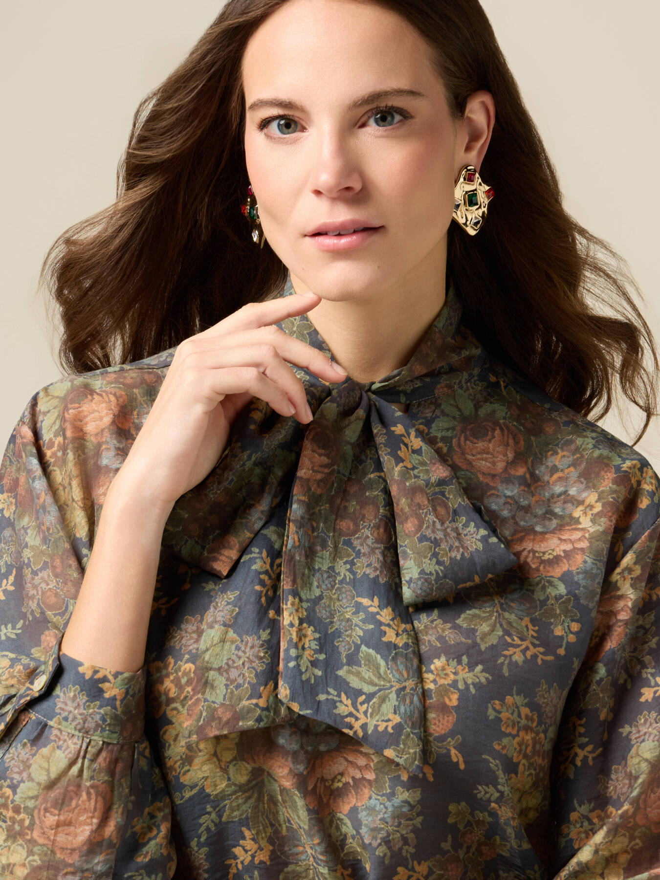 Patterned blouse with bow image number 2