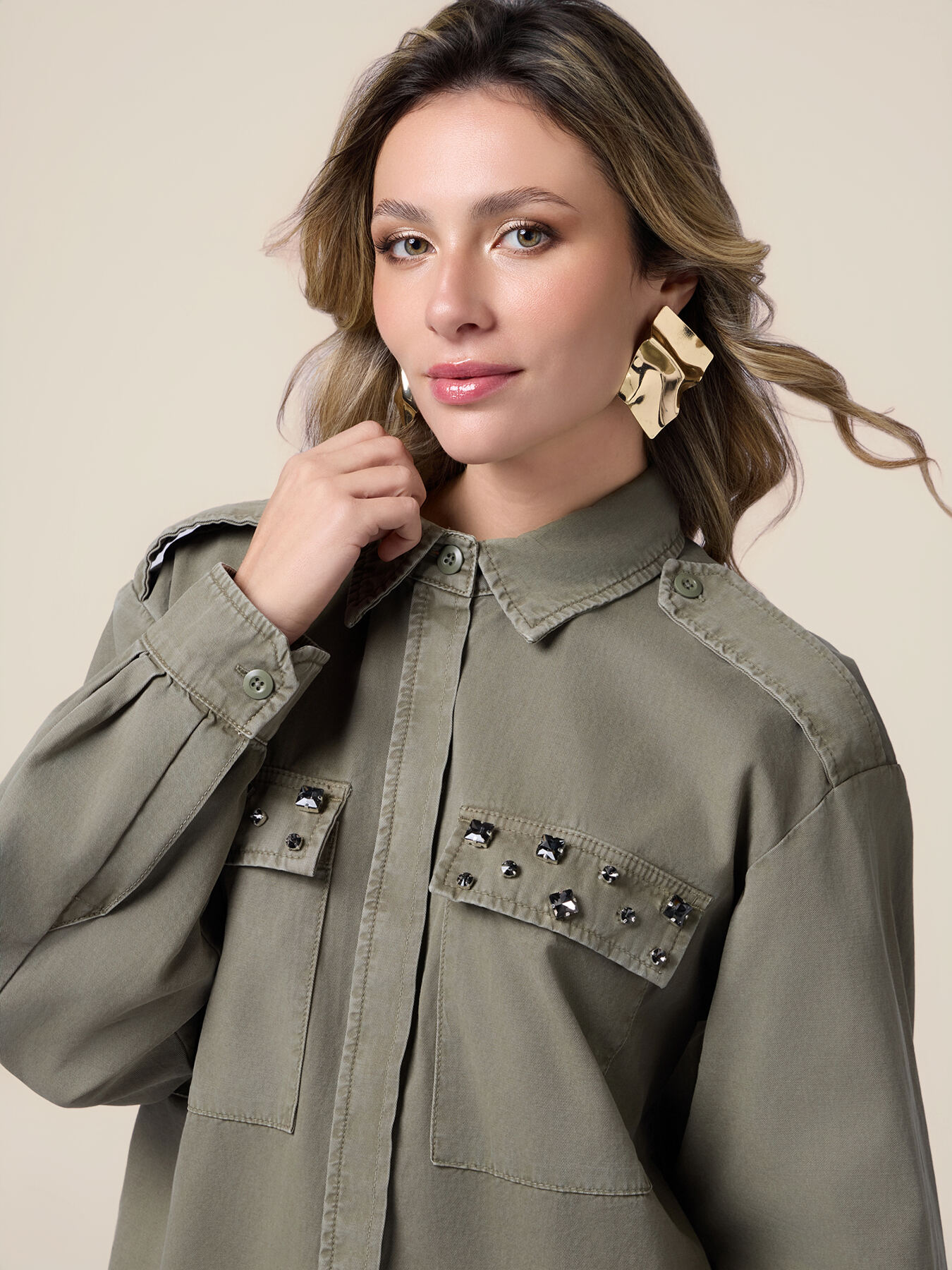 Camicia oversize con applicazioni image number 2