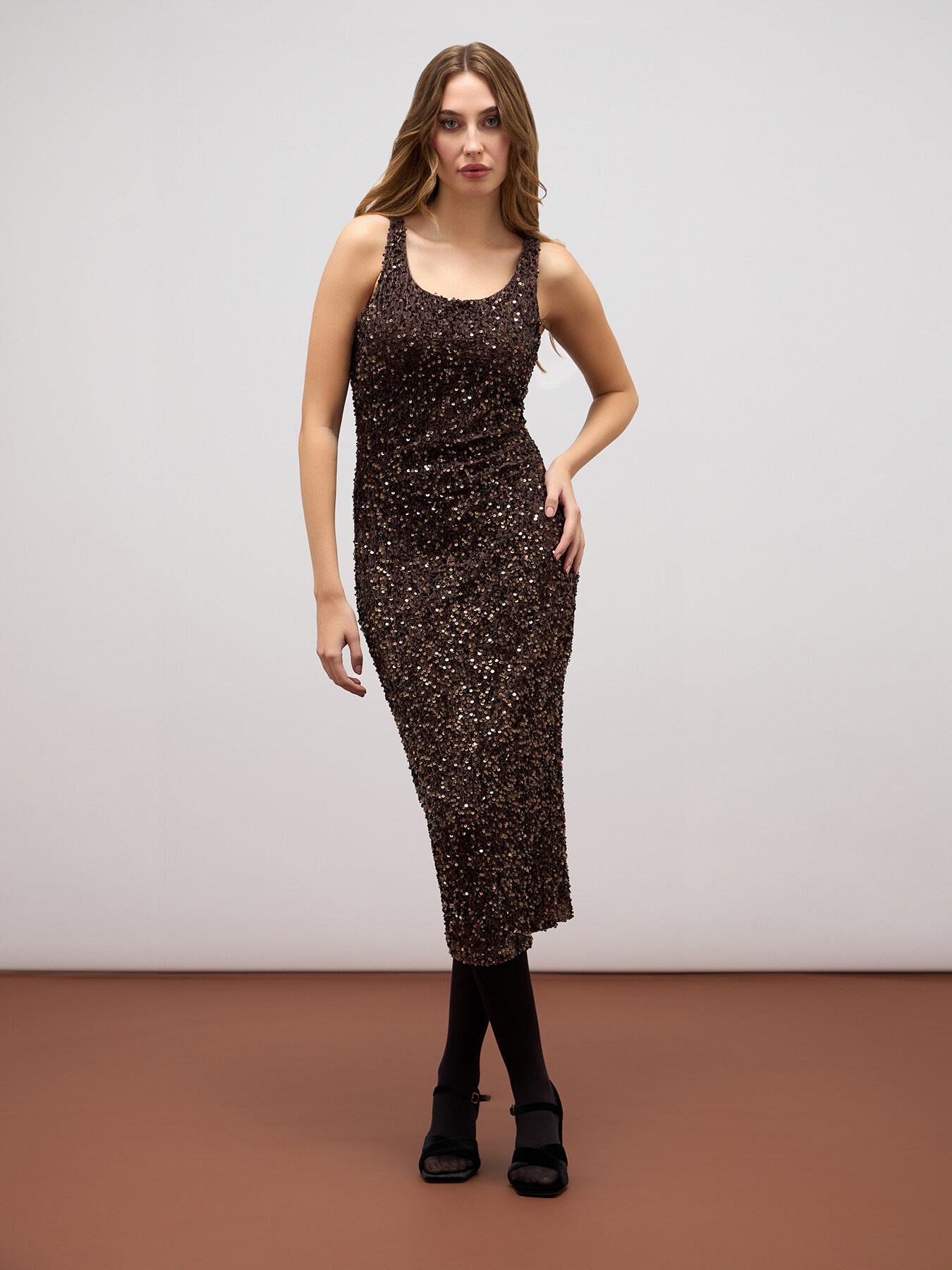 Velvet and sequin dress image number 0