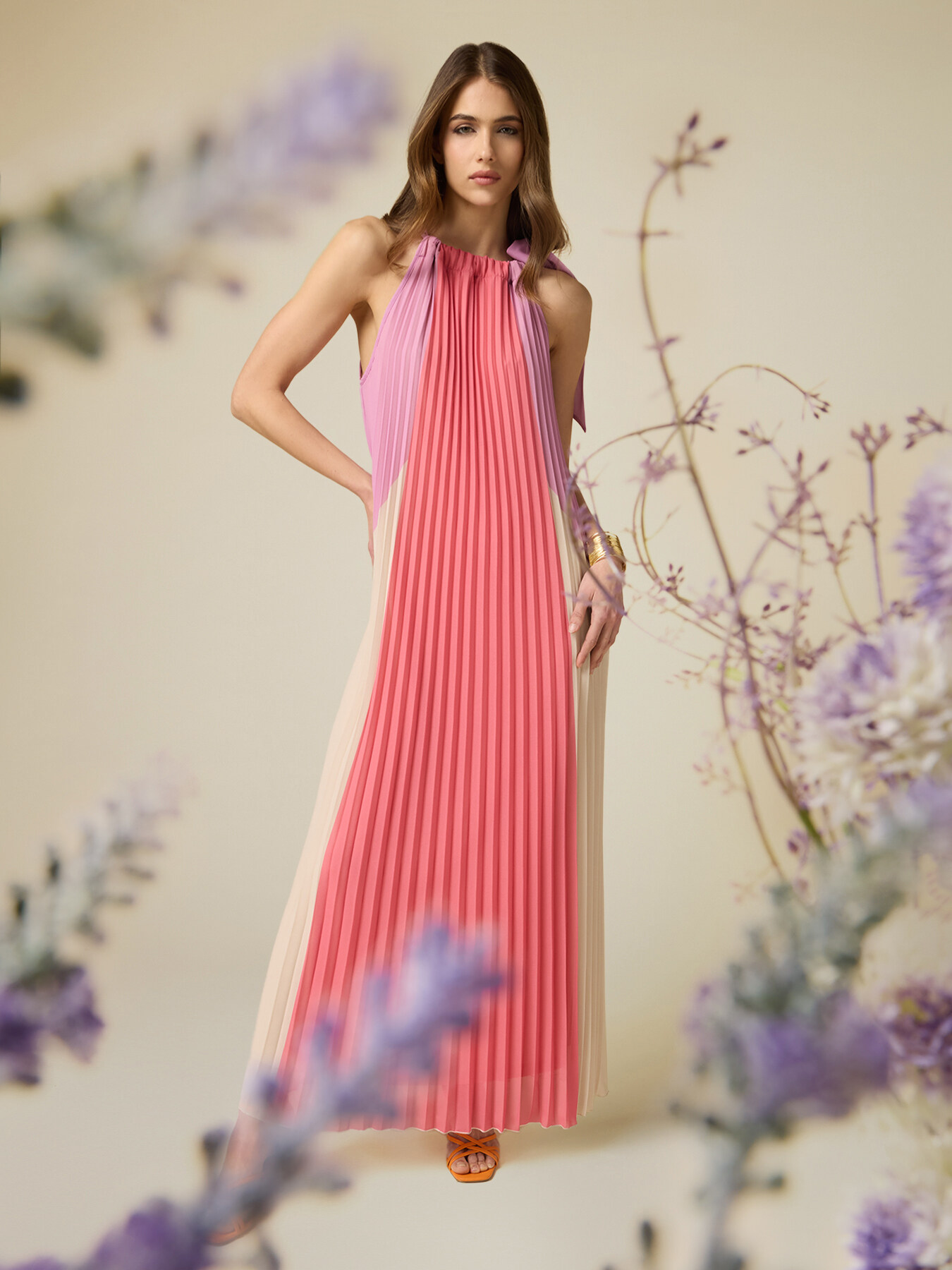 Vestito lungo pliss&eacute; colour block image number 3