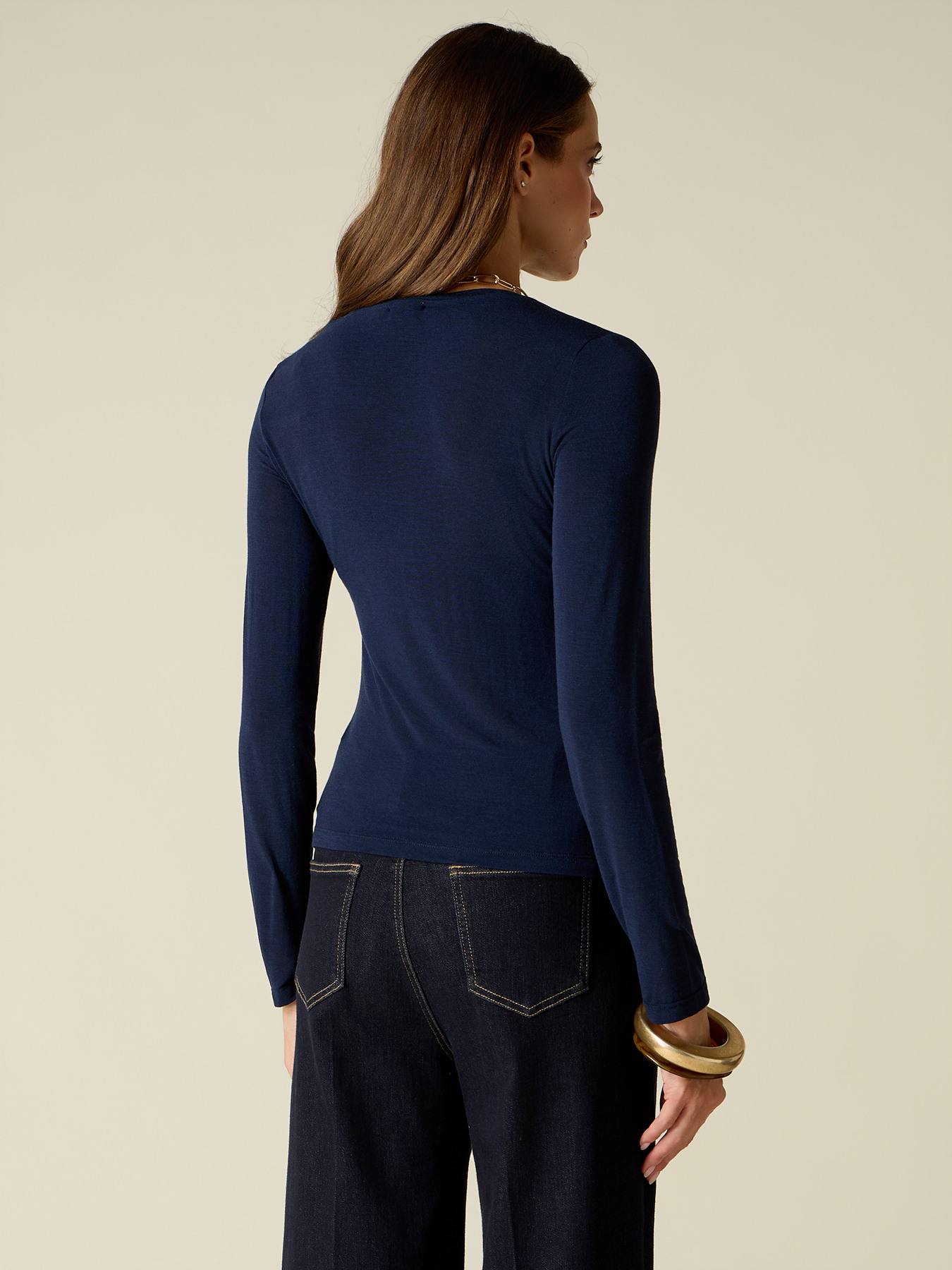 V-neck cashmere blend T-shirt image number 1