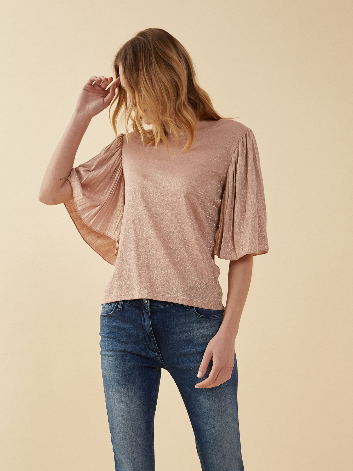Lurex-T-Shirt mit Plissee-&Auml;rmeln image number 2
