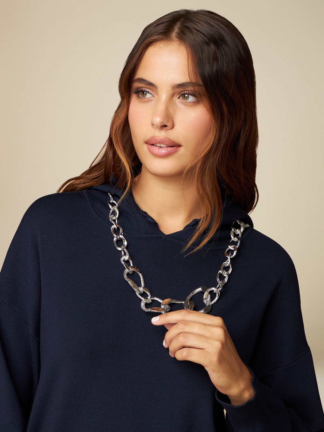 Collier &agrave; cha&icirc;ne m&eacute;tallique image number 0